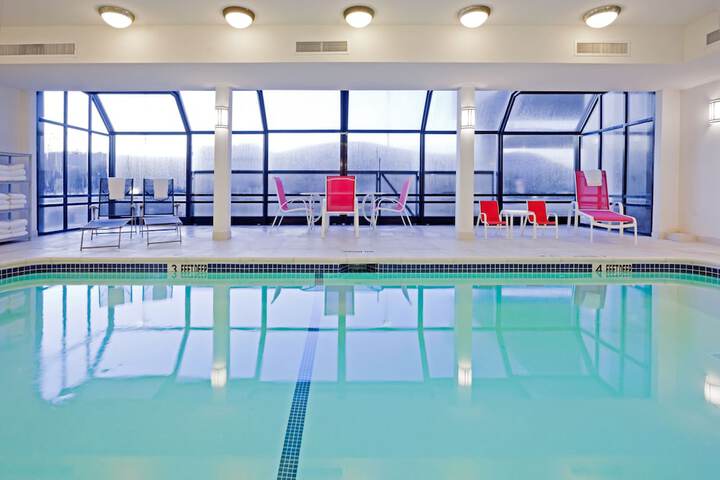 Pool 19 of 77