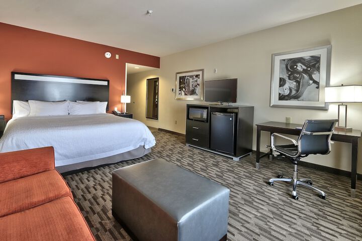 Room 13 of 34