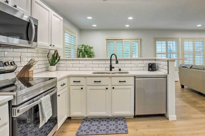 13 Mi to Dtwn Denver: Northglenn Townhome w / Patio