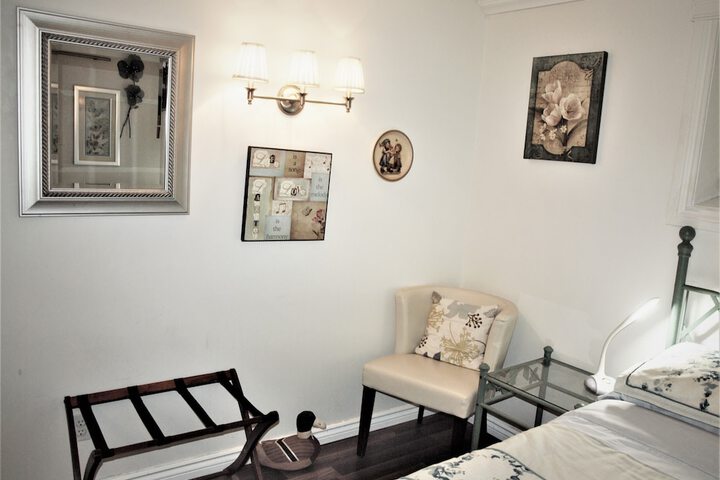 Room 103 of 190