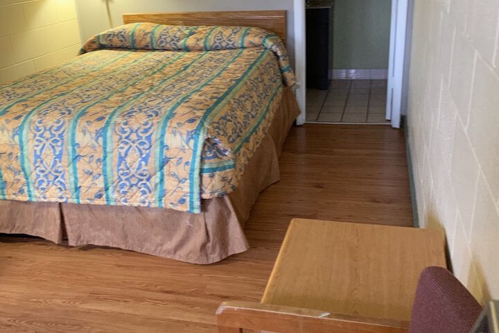 Room 22 of 38