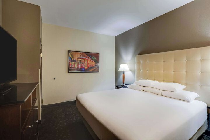 Room 34 of 60