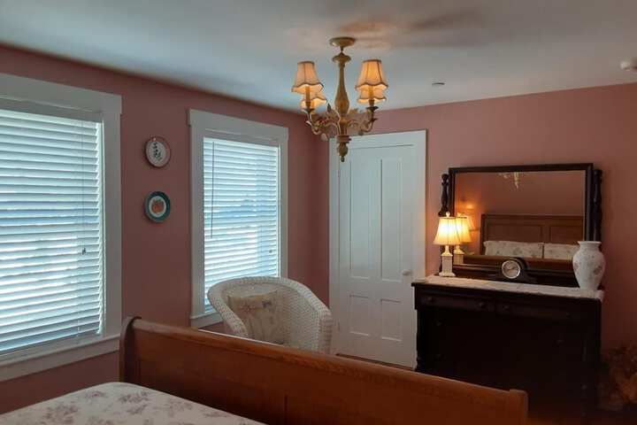 Room 13 of 37