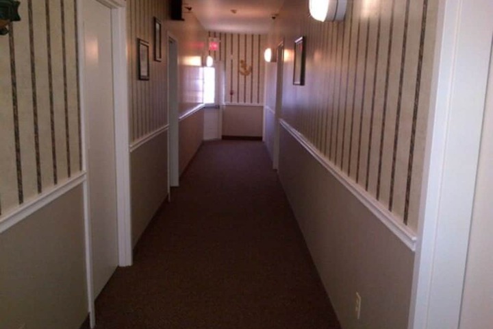 Ballroom/Hall 73 of 82