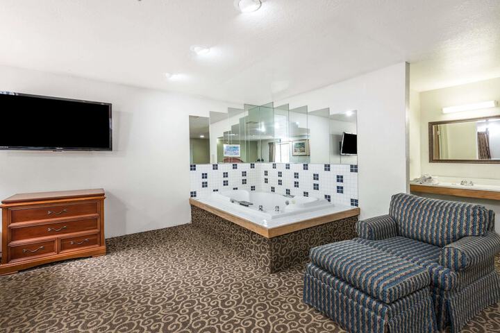 Room 22 of 35