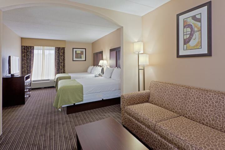 Room 12 of 32