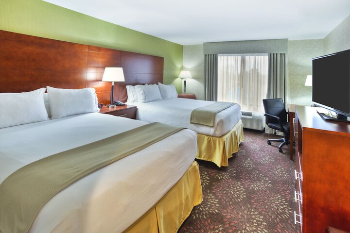 Room 16 of 28