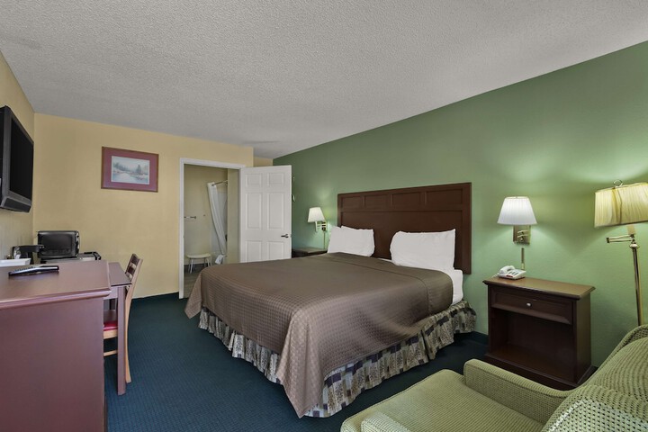 Room 27 of 32