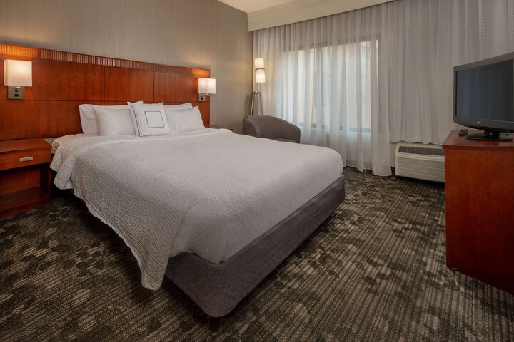 Room 15 of 27