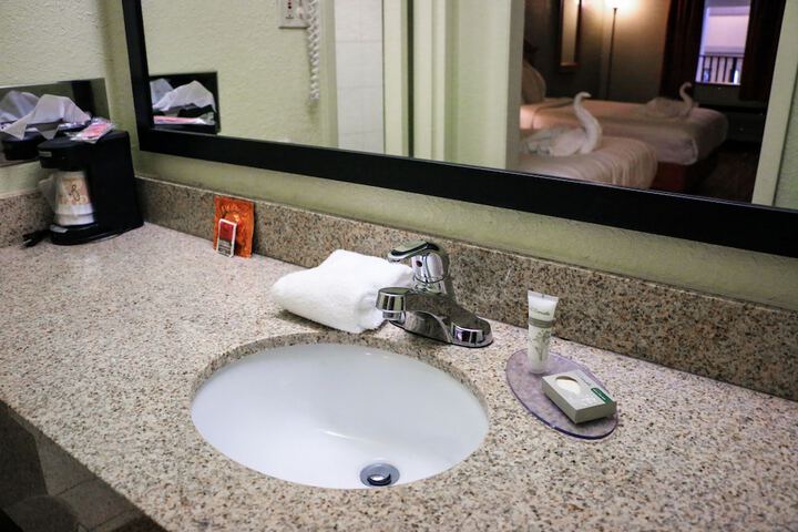 Room 30 of 46