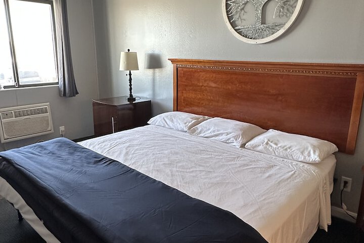 Room 16 of 26