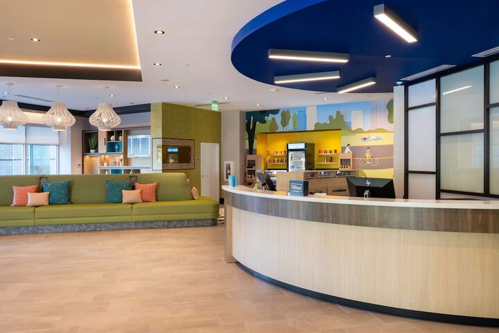 Home2 Suites by Hilton Atlanta Airport College Park