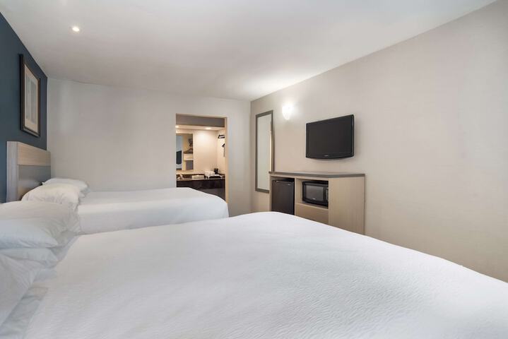 Room 8 of 24