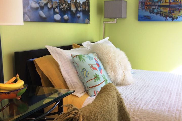 Room 10 of 78