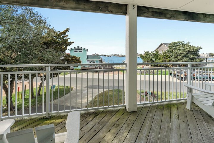 Ocracoke Harbor Inn