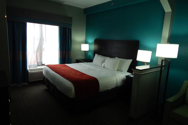 Room 36 of 61