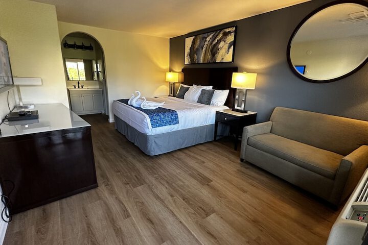 Room 10 of 21