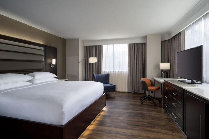 Room 10 of 37