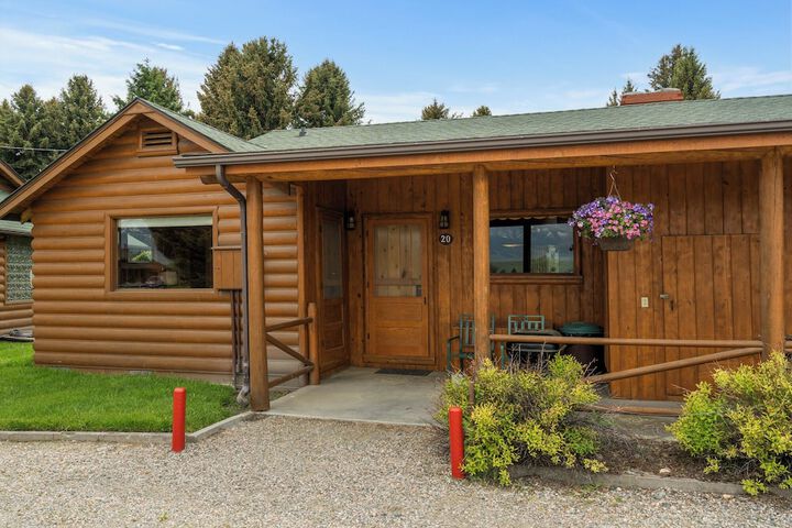 El Western Cabins & Lodges