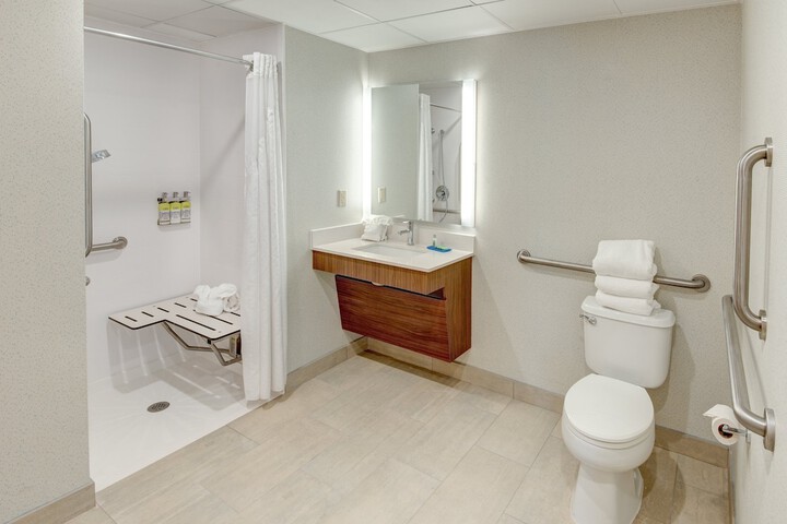 Holiday Inn Express Hotel & Suites West Long Branch by IHG