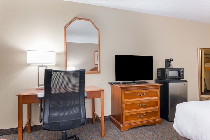 Room 14 of 22