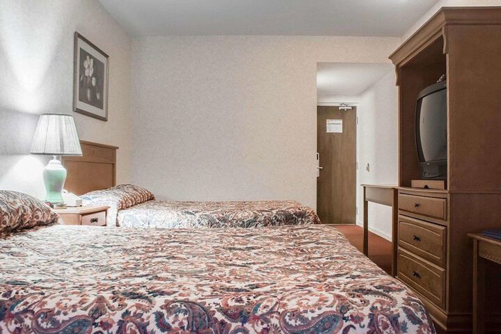 Room 12 of 19