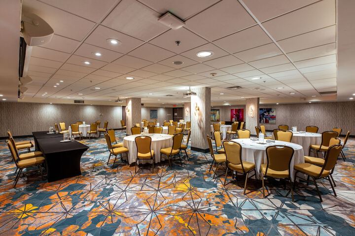 Holiday Inn Toronto Downtown Centre by IHG