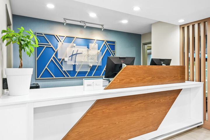 Holiday Inn Express Hotel & Suites Wabash by IHG