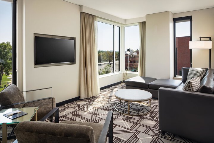 Room 21 of 37