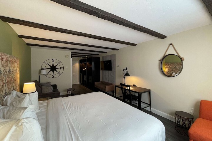 Room 48 of 91