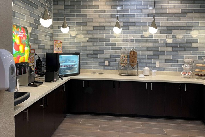 La Quinta Inn & Suites by Wyndham Sulphur (Lake Charles)