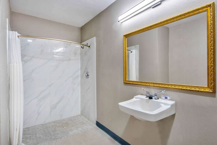 Room 25 of 25