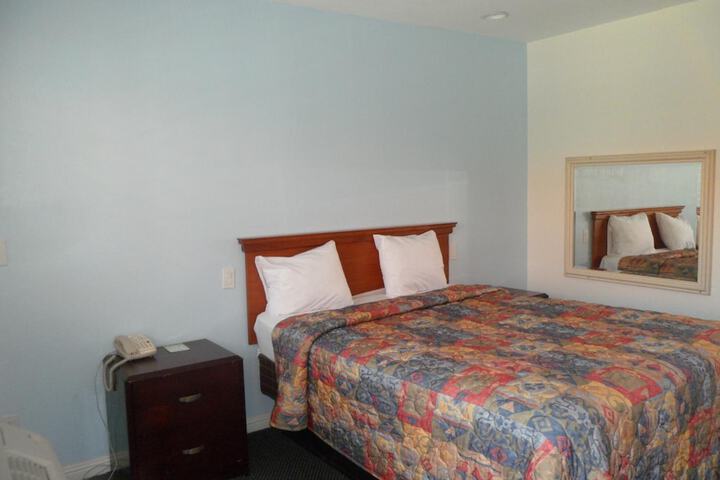 Room 18 of 29