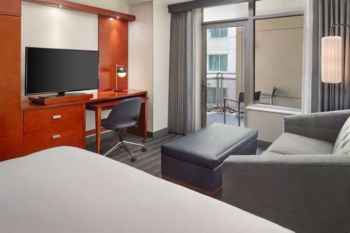 Room 26 of 46