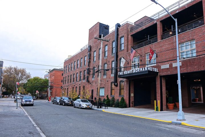 Hotel 5 of 81
