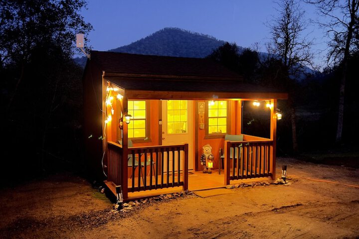 Off-grid 1-bed Cabin in Yokuts Valley