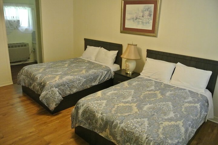 Room 10 of 12