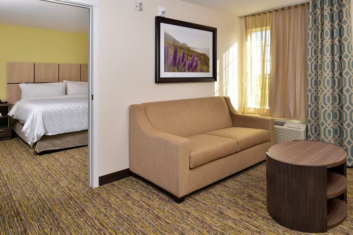 Room 27 of 33