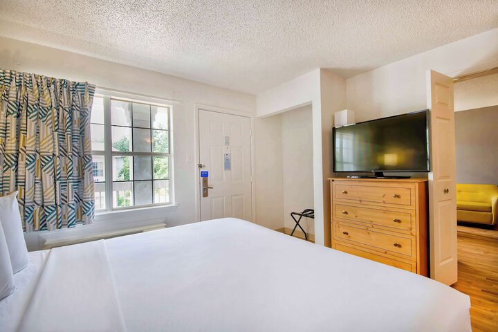 Room 20 of 25