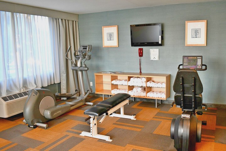 Belamar Hotel Manhattan Beach Tapestry Collection by Hilton