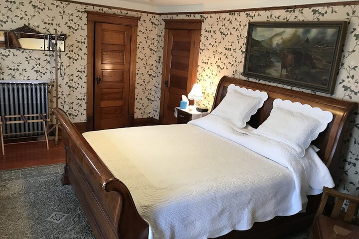 Room 32 of 47