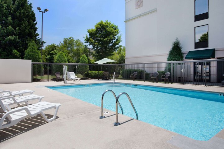 Wingate by Wyndham Raleigh South / Garner
