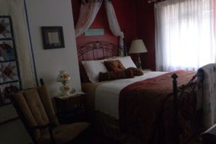 Maple Street Bed & Breakfast