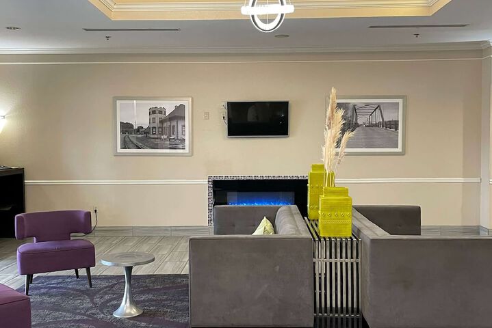 Hotel Interior 10 of 30