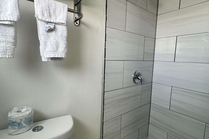 Room 17 of 34