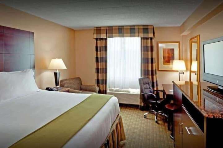 Days Hotel by Wyndham North Bergen / NYC Area
