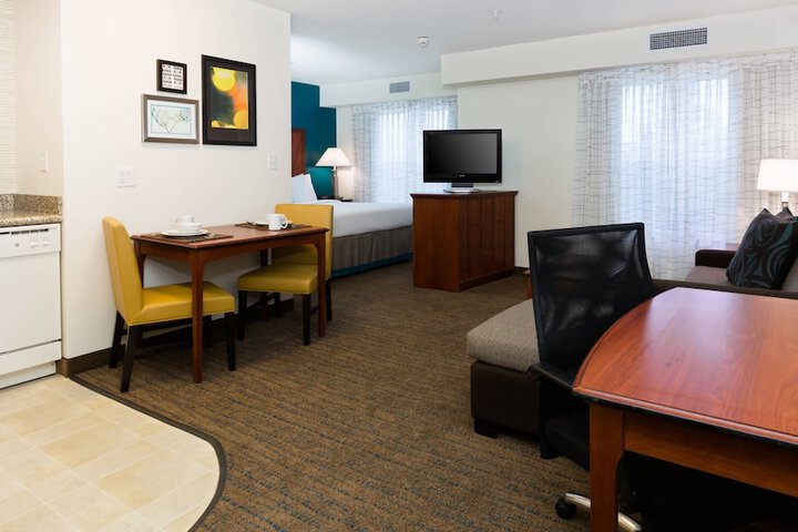 Room 19 of 28