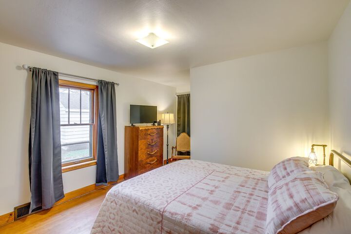 Waterfront Shawano Vacation Rental w / Patio!