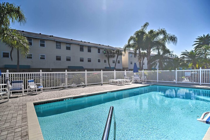 Large Balcony & Water Views: Indian Shores Condo!