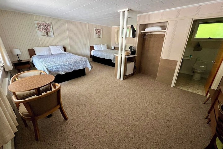 Room 42 of 47